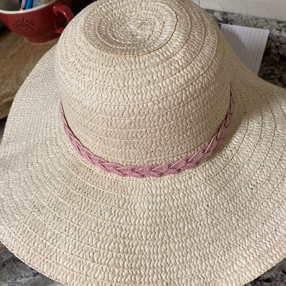 Hat with Pink Band - Picture 3 of 7